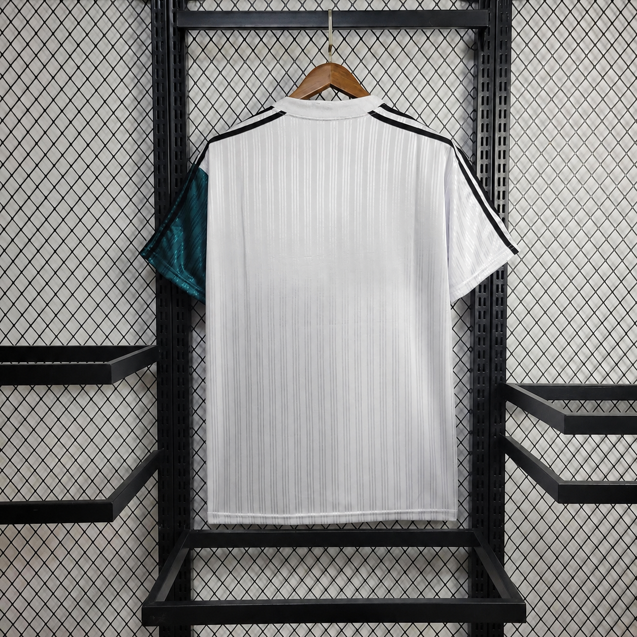 Liverpool 1995-96 Away Retro Football Jersey