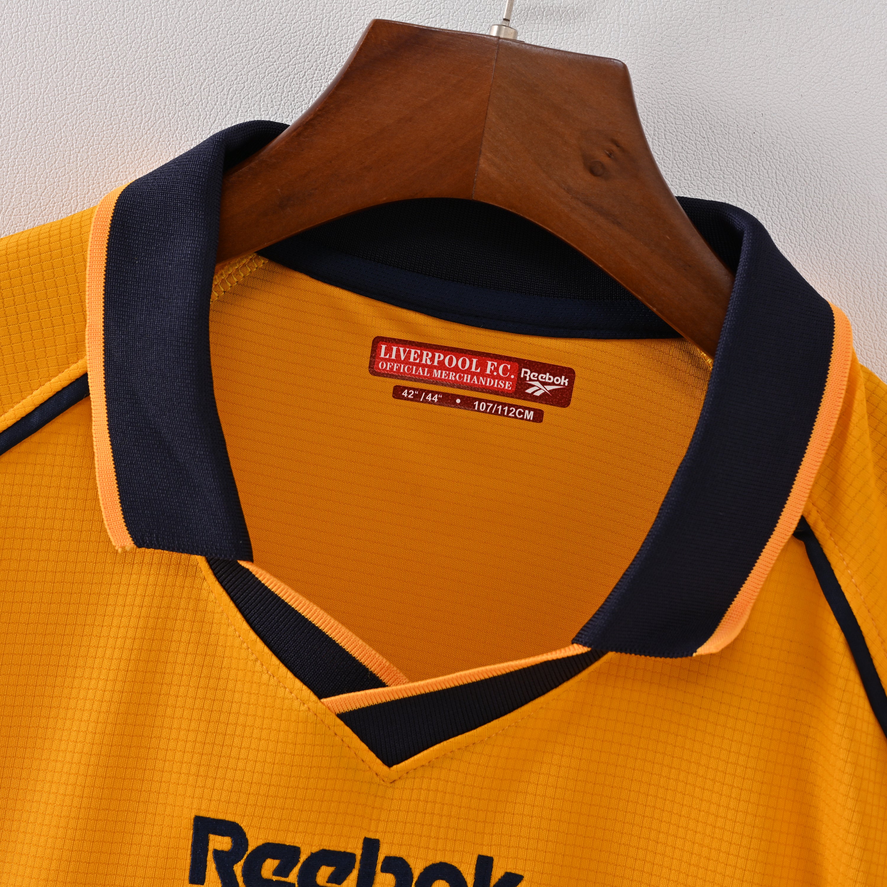 Liverpool 2000-01 Away Retro Jersey