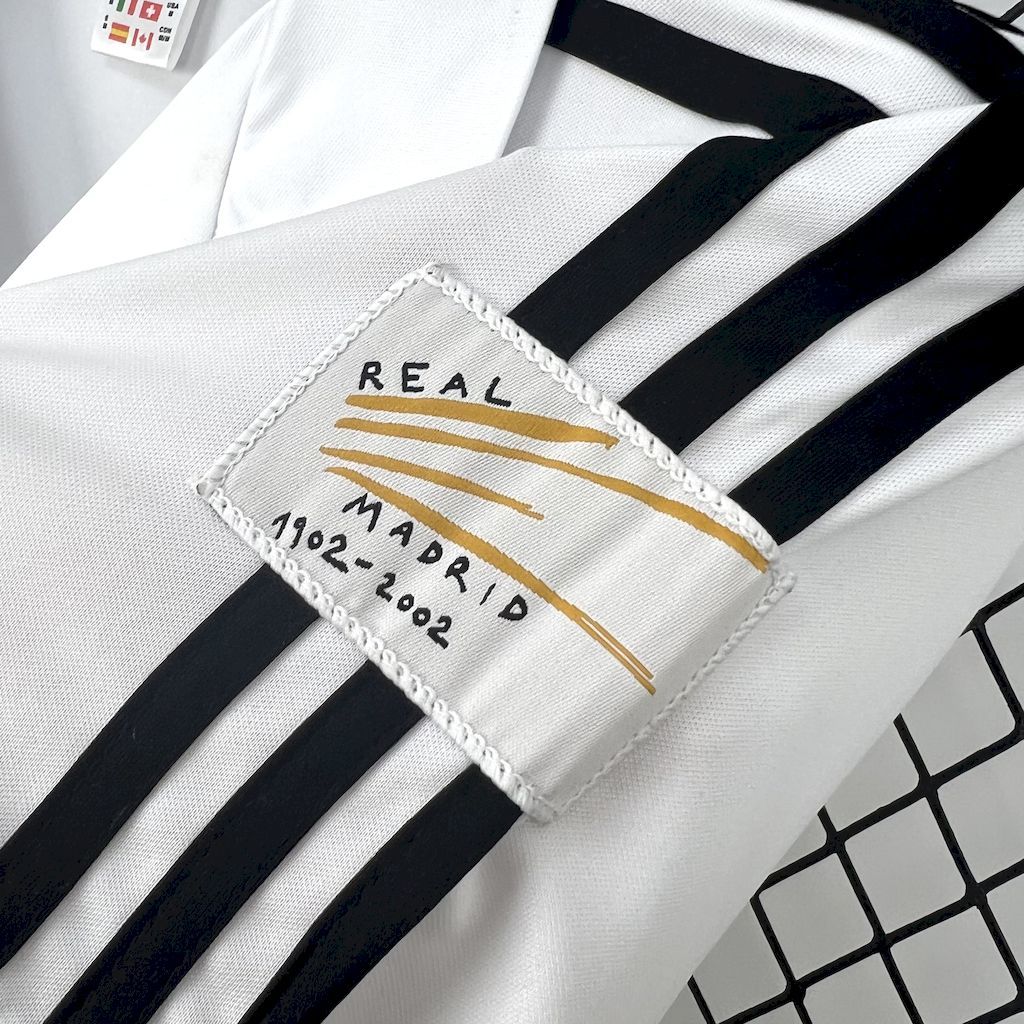 Real Madrid 2001-02 Home Retro Jersey